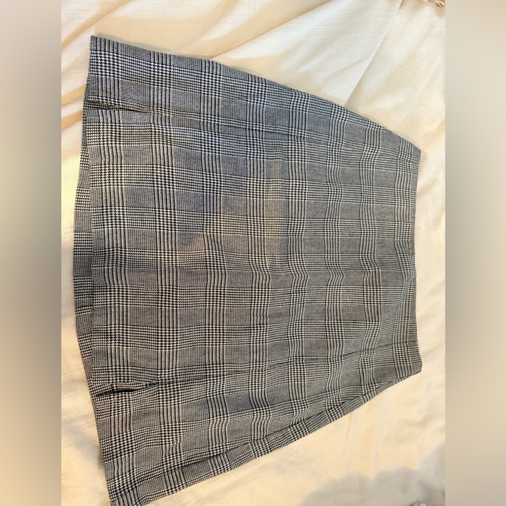 Classic Black and White Plaid Skirt